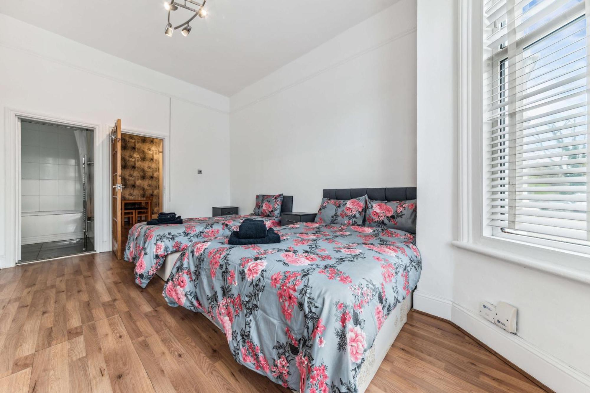 Cozy Wimbledon Apartment Лондон Екстер'єр фото