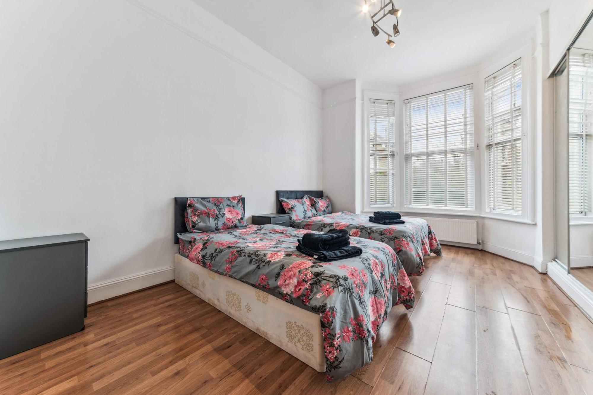 Cozy Wimbledon Apartment Лондон Екстер'єр фото