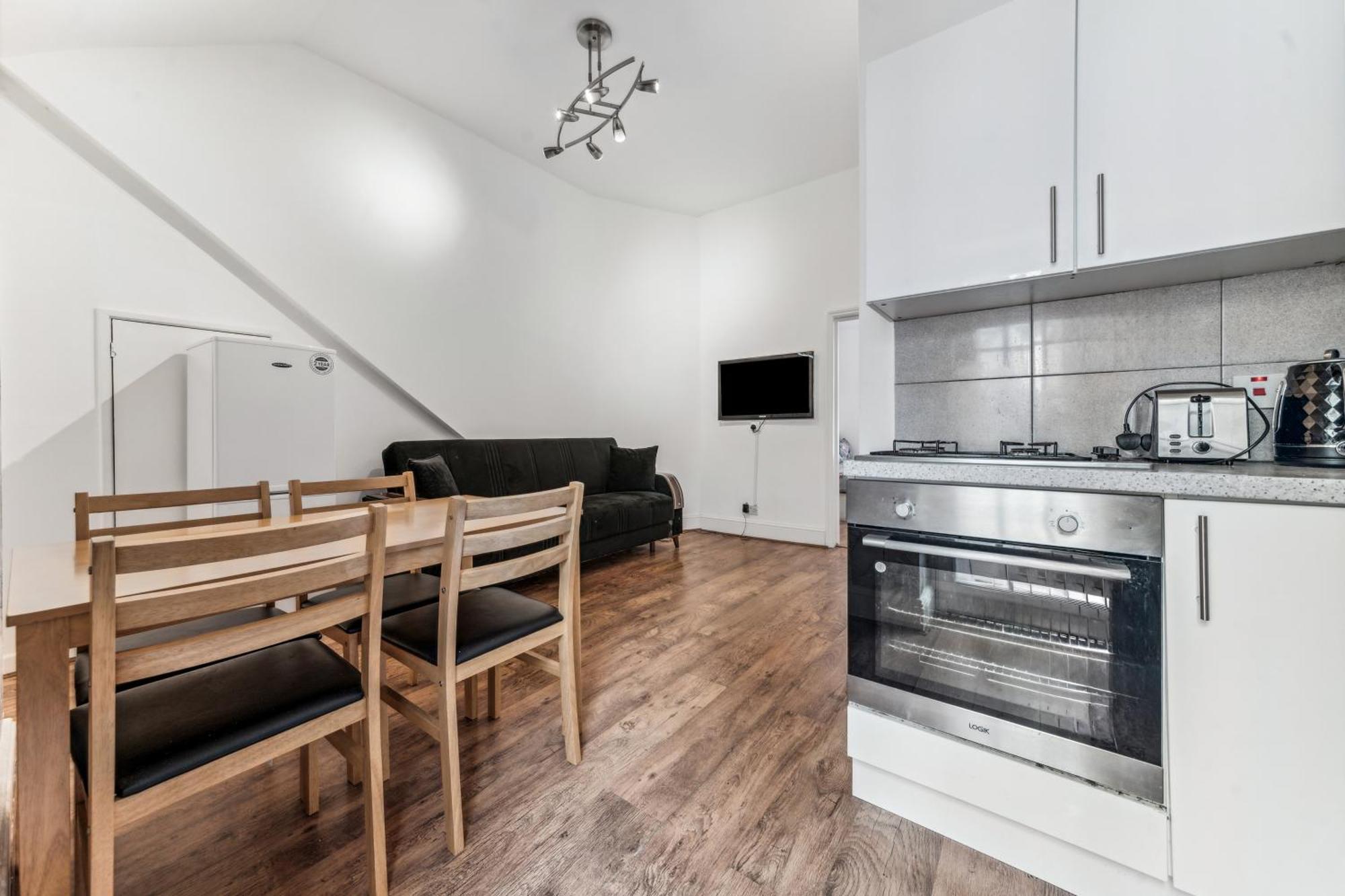 Cozy Wimbledon Apartment Лондон Екстер'єр фото
